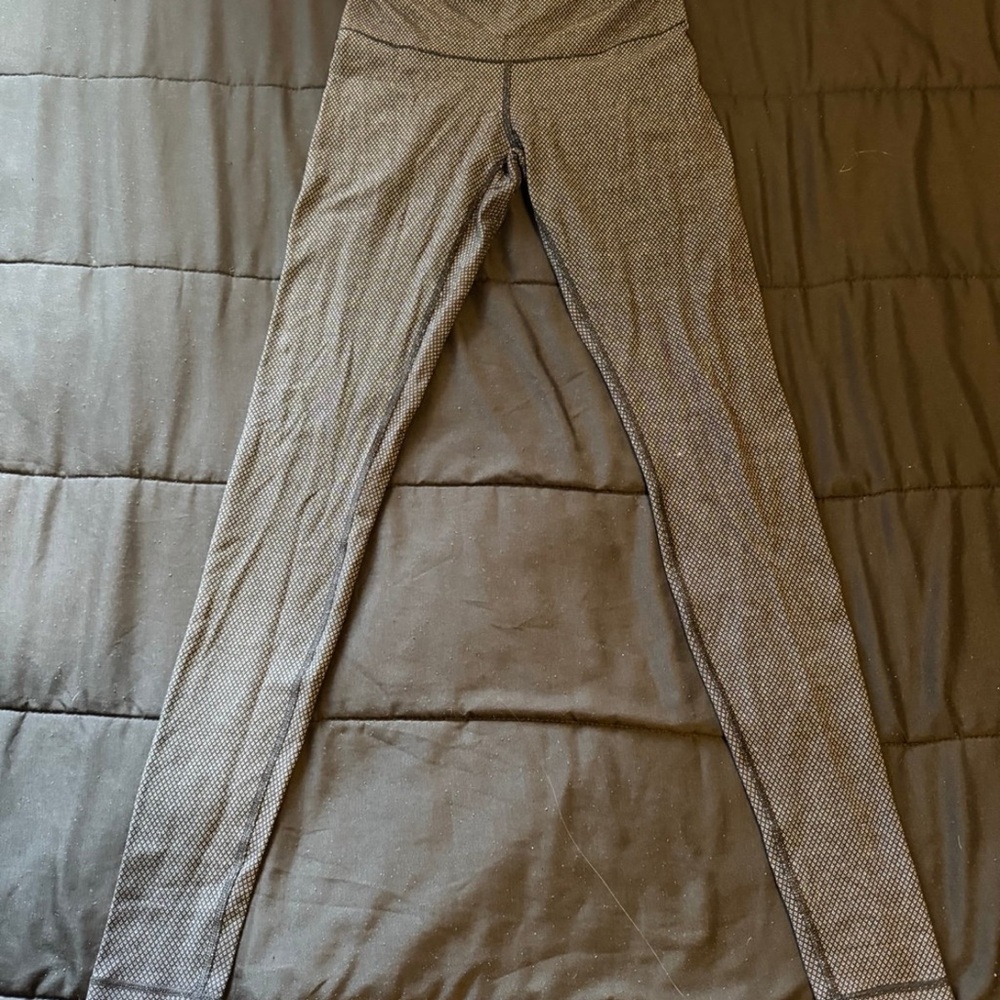 Lululemon Athletica Black and Gray Textured Leggings